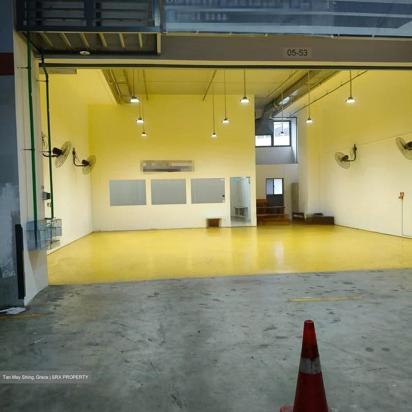 Carros Centre (D25), Factory #615656151